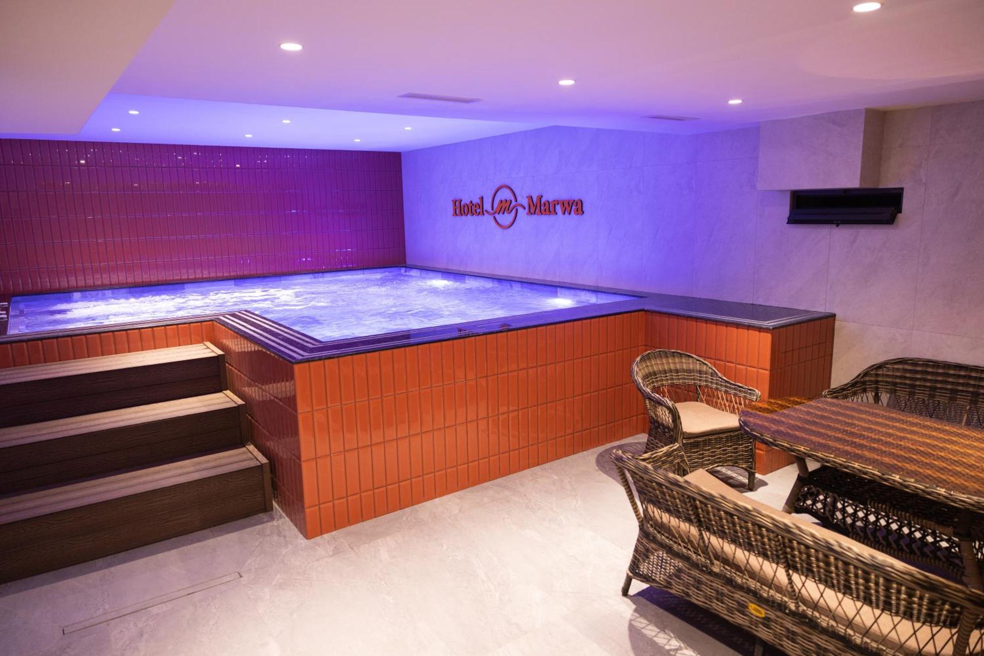 Hotel Marwa Tashkent Pool&Spa エクステリア 写真